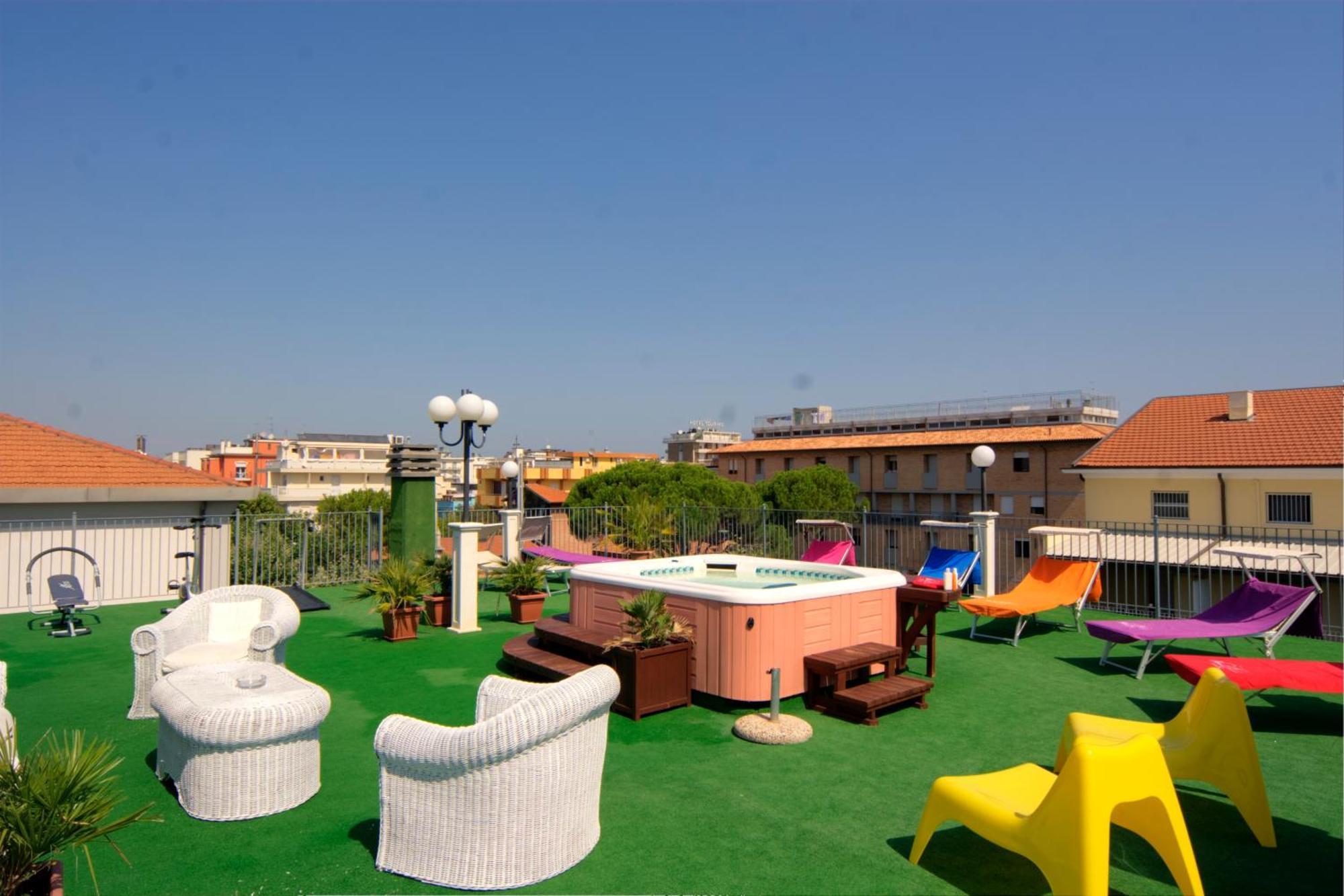 Residence Divina Римини Экстерьер фото
