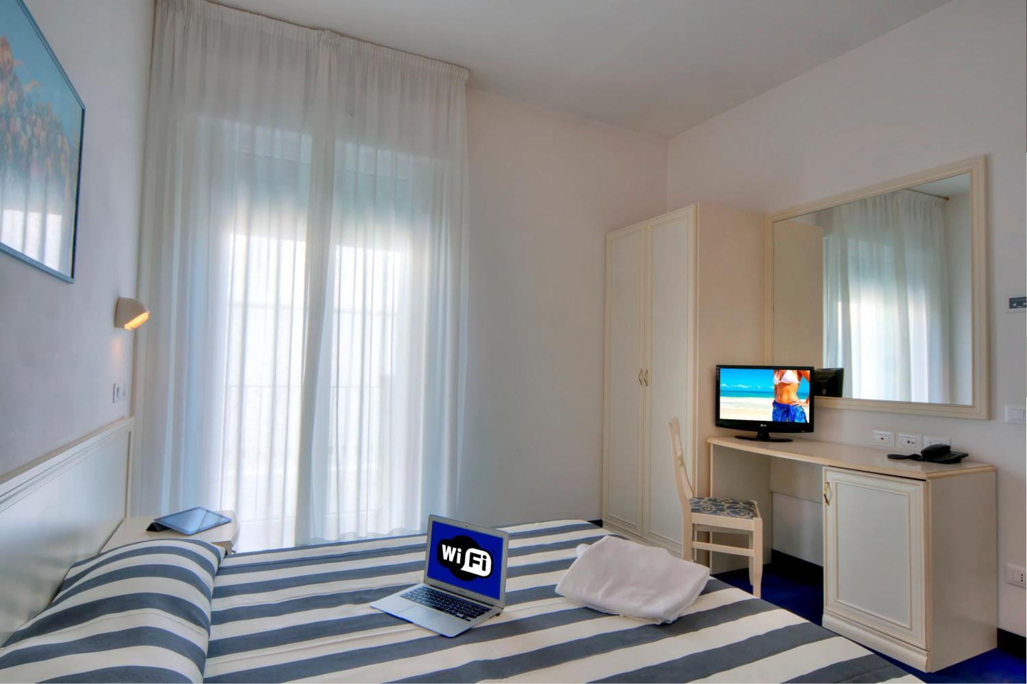 Residence Divina Римини Экстерьер фото