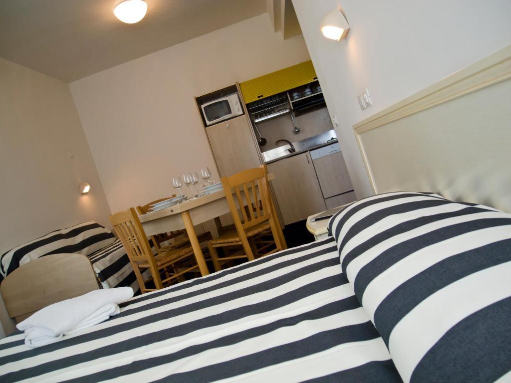 Residence Divina Римини Номер фото